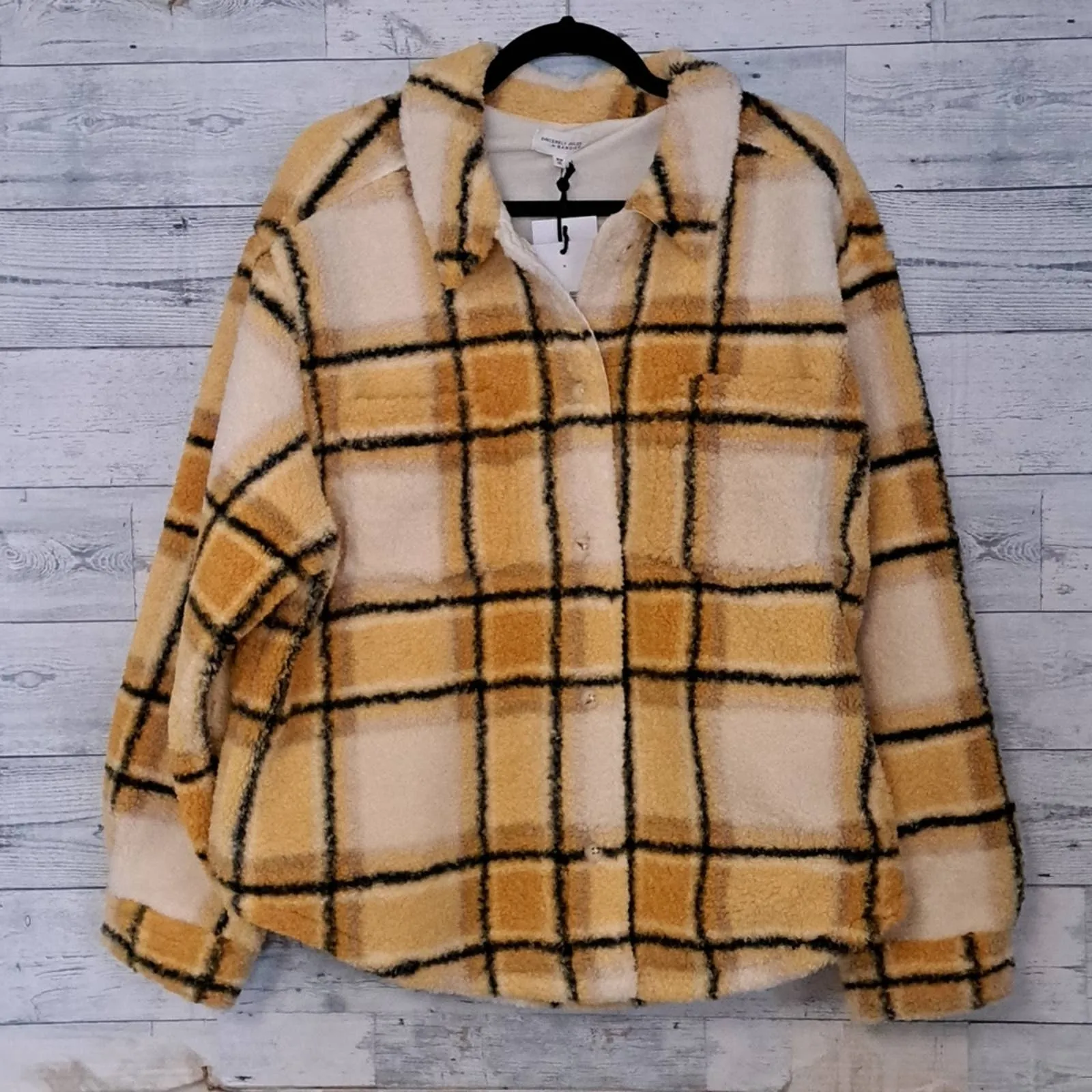 Bandier x Sincerely Jules, Women Aspen Sherpa Jacket in Amber Plaid